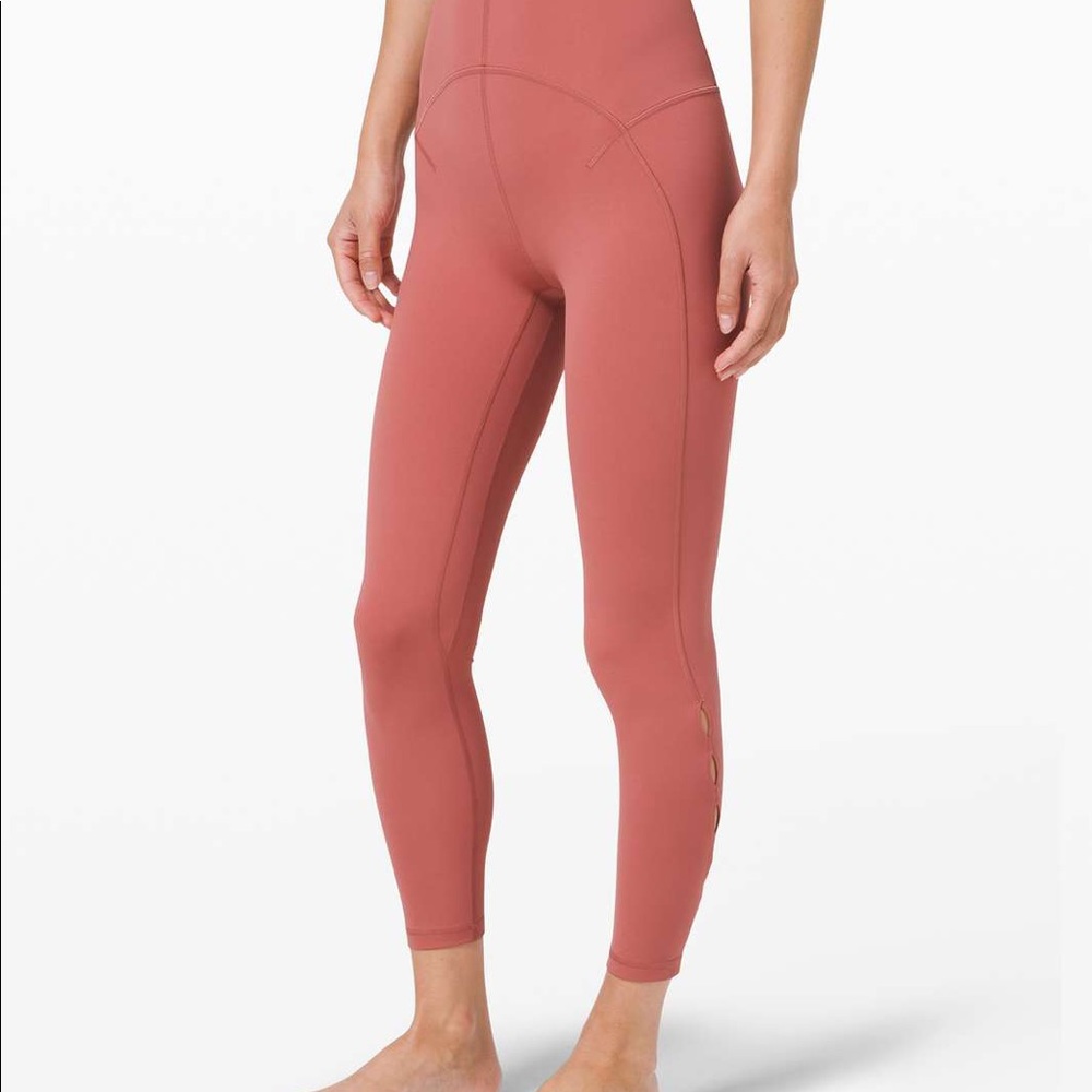 NWT Lululemon unlimited heyhole sz4 brier rose